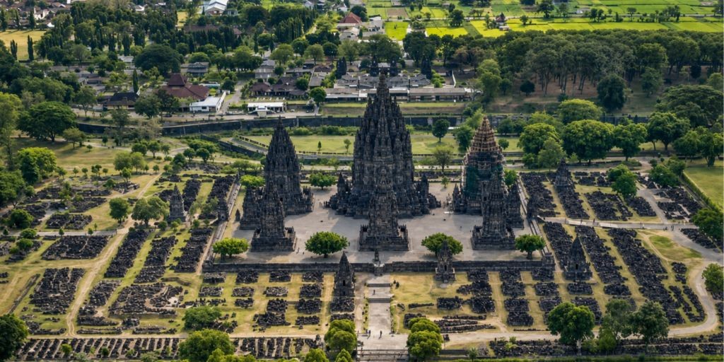 private car rental in prambanan with driver